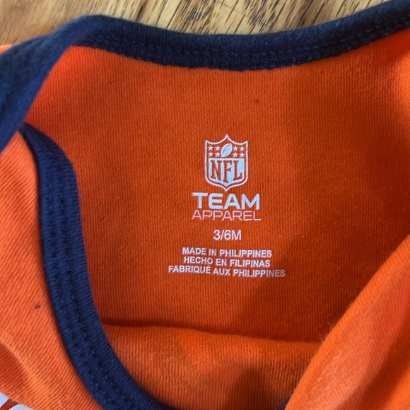 BRONCOS Set of 3 Girls Onesies, Denver Broncos, Size 3-6 Months - Picture 3 of 8